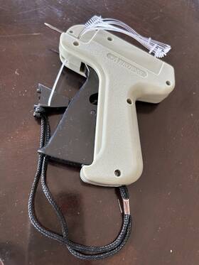 Arrow Cm-5s Tagging Gun For And Labelling Includes Bars Used