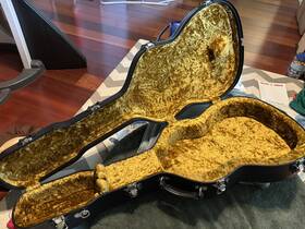 24-100521 Calton Cases Case Acoustic Guitar Black With Gold Plush Interior