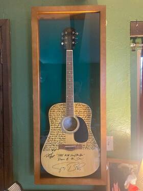 Chiburashka3 822426413208 Guitar Display Case Acoustic Usa Walnut And Green Wood Cabinet Gibson Shadow Box