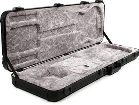 0996162306 Fender Deluxe Molded Bass Case - Black