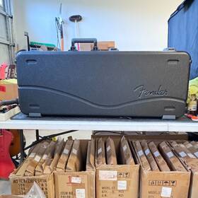 4126 Fender Deluxe Molded Tsa Strat/tele Case Mint