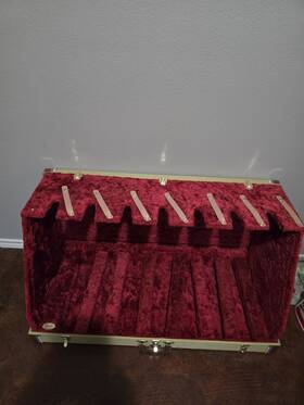 991017500 Fender Classic Series 7-guitar Case Stand Tweed