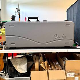 Hc2407 Fender Deluxe Silver/blue Molded Tsa Strat/tele Case