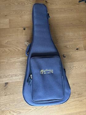 18b0022 Martin & Co And Gig Bag For Acoustic Guitar