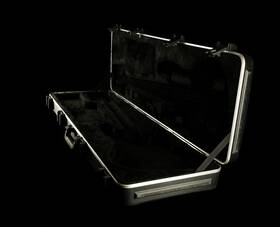62fen005 Skb Used Fender Deluxe Molded Bass Case