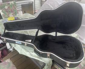 Skb Sfr8 Freedom Acoustic Guitar Case New Other Never Used. Was In Ware House