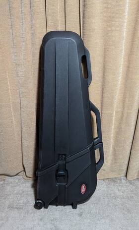 Skb-44rw Skb Ata Electric Bass Roller Case - Clasp Issue