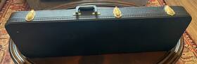Yec-6h Yorkville Hardshell Case For Electric Guitars. Fits Stratocaster And Similar