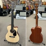 Martin 000C Jr-e Junior Short-scale Bass Acoustic/electric Guitar W/ Case. Fixed Price $799.99.