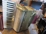 Accordion No Name, 120 BASS,17.50" KB,.2/4 Reeds,lm,good Condition. Fixed Price $329.00.