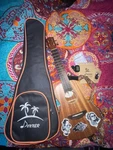 Donner 23 Inch Concert Ukulele With Bag Strap String Tuner Pick. Fixed Price $50.00.