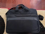 Van Heusen Travel Bag Hand Carry Laptop Case Great Condition. Fixed Price $50.00.